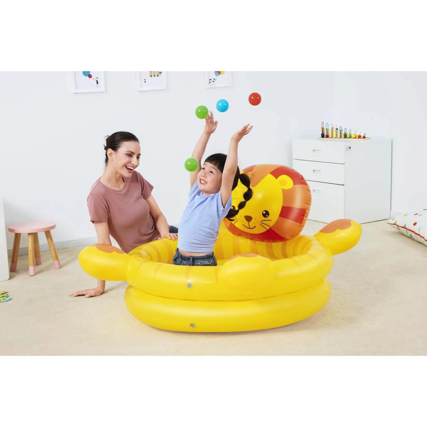 Piscina Leon inflable con Pelotas 111 X98X61.5 Cms Bestway